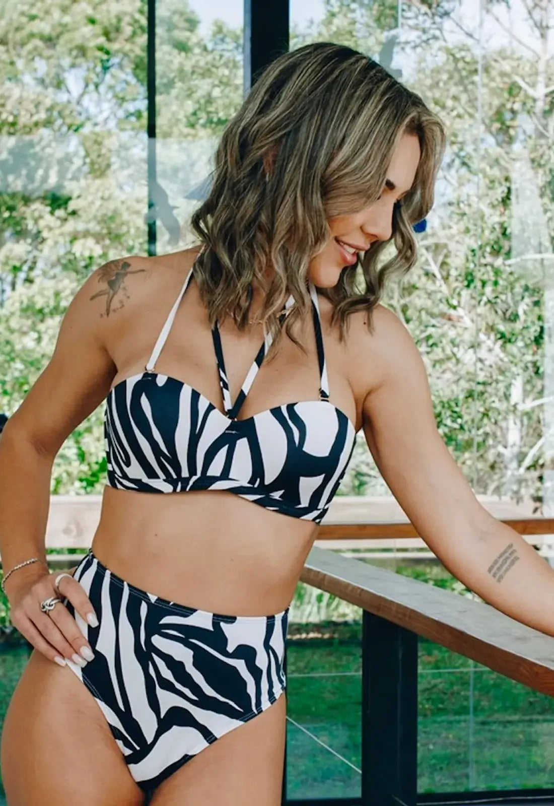 Ropa de Brasil en De Brasil a Tu Cuerpo. Bikini balconette estampado animal print con braguita hot pant tanga brasileño.