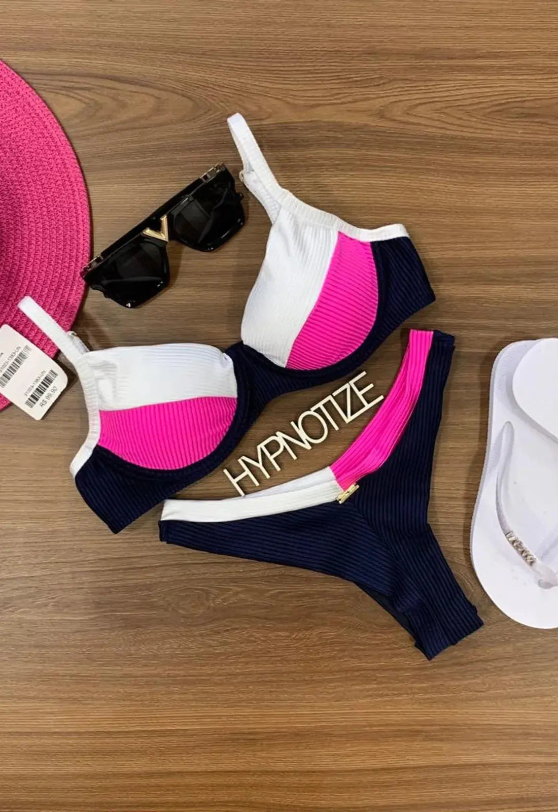 Bikini top balconette Catiele tricolor azul marino, rosa y blanco, braguita tanga brasileño. Ropa de Brasil en De Brasil a Tu Cuerpo.