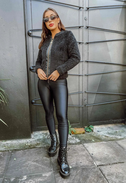 Pantalón elástico minilipo, un pantalón básico con detalle de cremallera dorada para mujer. Ropa de Brasil en De Brasil a Tu Cuerpo.