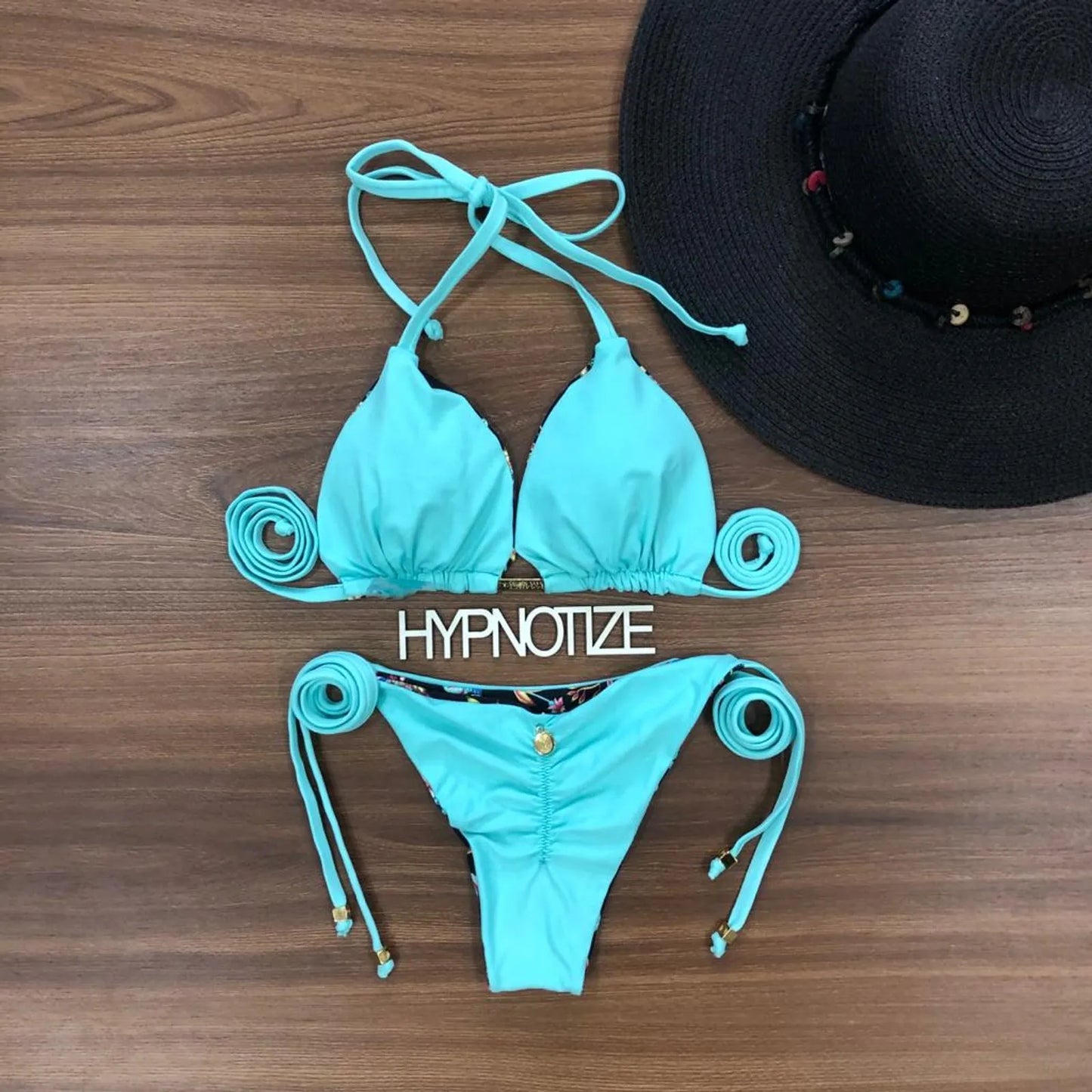 Bikini Aline Flores Fondo Negro