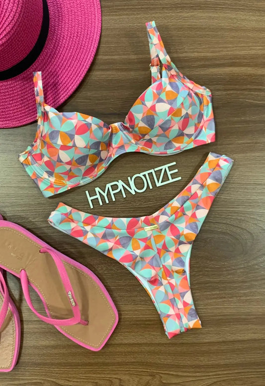 Bikini top balconette Catiele estampado, braguita tanga brasileño. Ropa de Brasil en De Brasil a Tu Cuerpo.