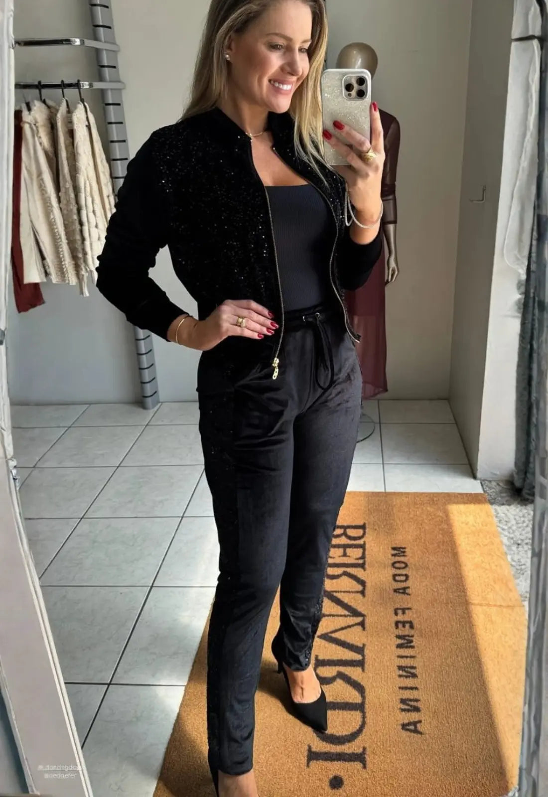 Conjunto Comfy Terciopelo Alemán con Lentejuelas