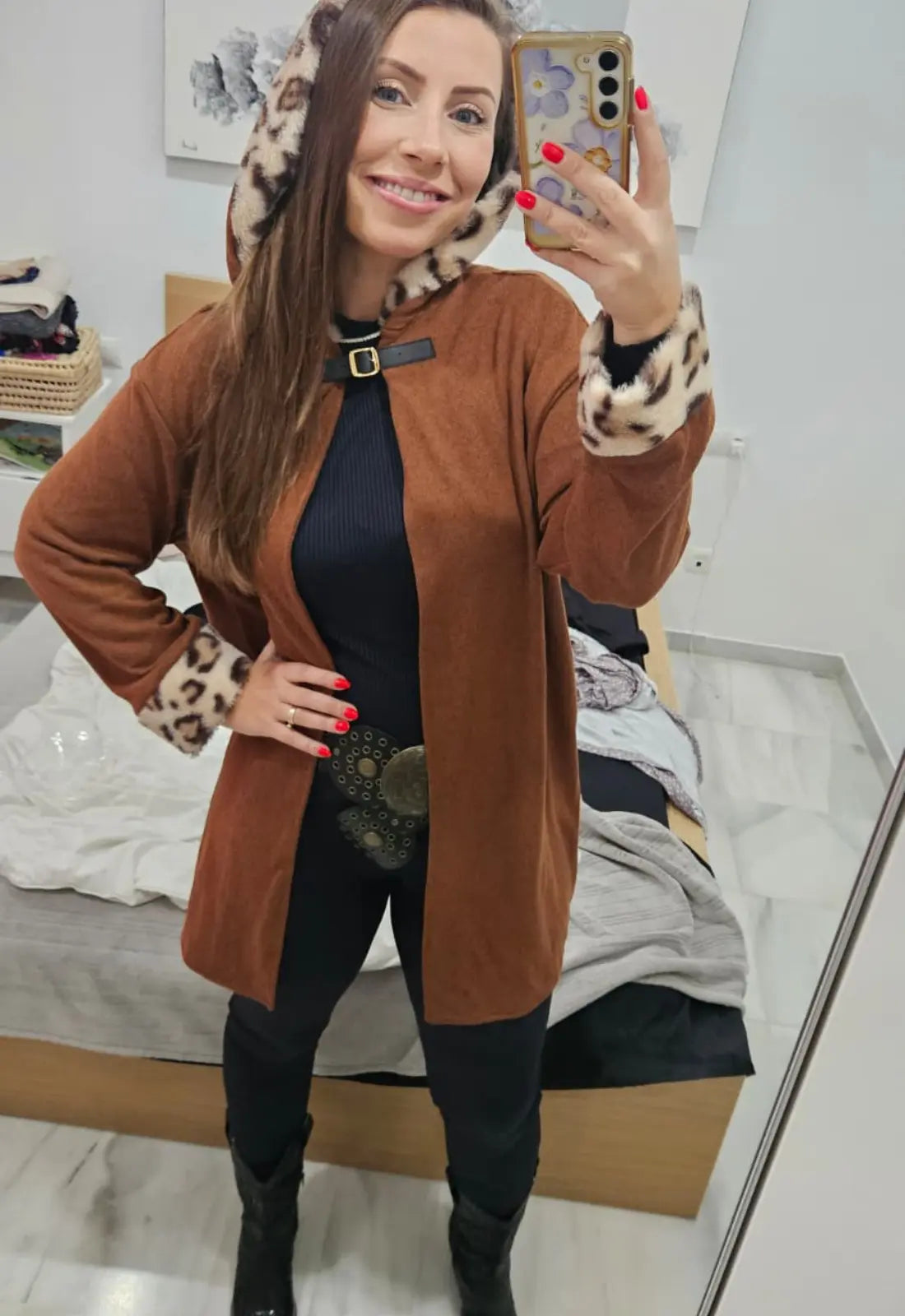 Mono negro ajustado con chaqueta con espalda descubierta. Ropa de mujer de Brasil